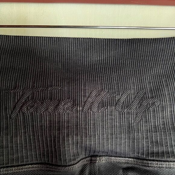 Avocado Black Textured Active Legging - Picture 6 of 7